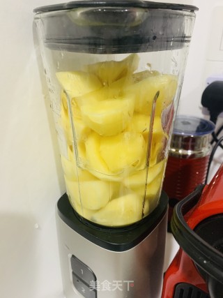 腊肉炒土豆锅巴的做法步骤：1