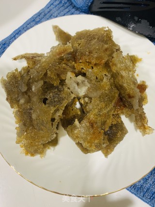腊肉炒土豆锅巴的做法步骤：3