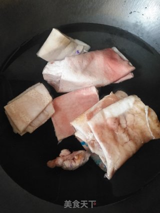 下角料做皮冻的做法步骤：1
