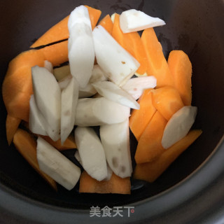 山药萝卜排骨汤的做法步骤：3