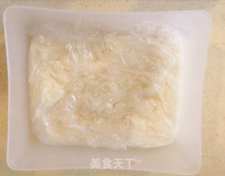 牛奶椰丝小方的做法步骤：2