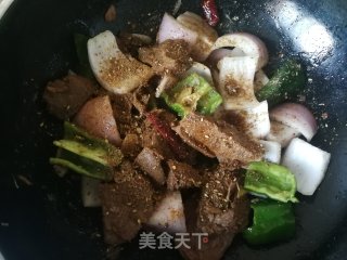 洋葱炒酱羊肉的做法步骤：12