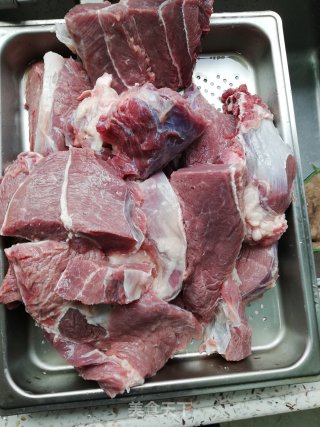 酱牛肉卤牛肉的做法步骤：2
