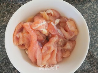 滑蛋鸡肉的做法步骤：1