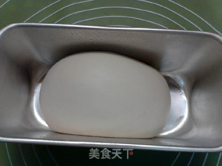 葱香腊肉面包卷的做法步骤：5