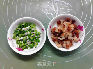 葱香腊肉面包卷的做法步骤：8