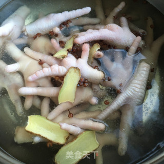 酸辣青柠鸡爪的做法步骤：3