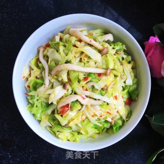 剁椒蟹味菇炒包菜的做法步骤：11