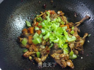 酱爆牛蛙的做法步骤：10