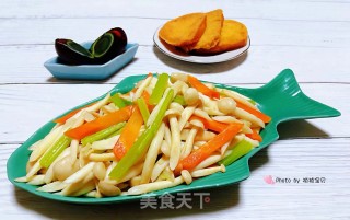 芹菜胡萝卜炒白玉菇的做法步骤：11