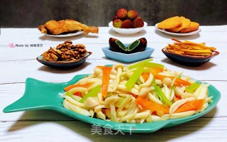 芹菜胡萝卜炒白玉菇的做法步骤：15