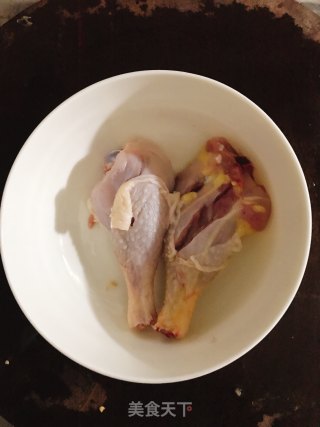 烤鸡腿的做法步骤：1