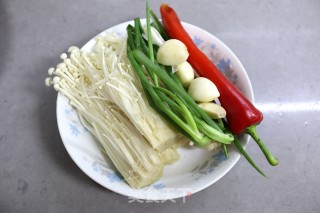 凉拌蛏子金针菇的做法步骤：2