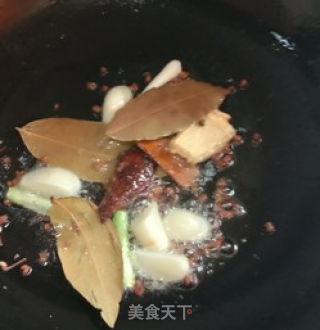 红烧猪脚的做法步骤：4