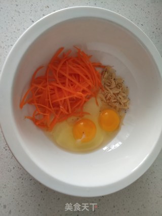红萝卜丝鸡蛋饼的做法步骤：1