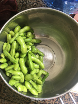 蒜香毛豆的做法步骤：1