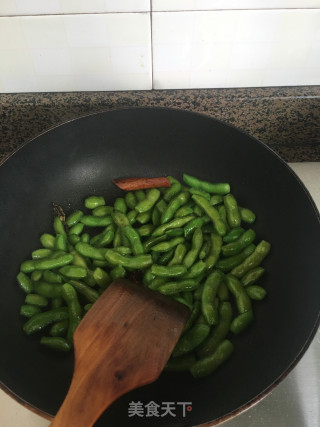 蒜香毛豆的做法步骤：2