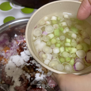 肉包子（香菇洋葱萝卜肉馅）的做法步骤：10
