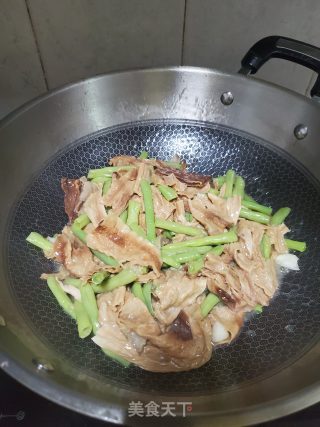 豆角炒腐竹的做法步骤：8
