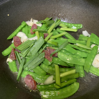 百合炒荷兰豆的做法步骤：9