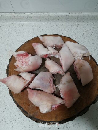 香辣黄豆猪蹄的做法步骤：1