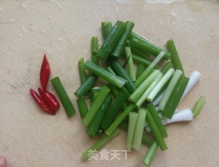 小葱炒口蘑的做法步骤：3