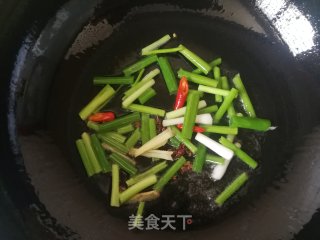 小葱炒口蘑的做法步骤：5