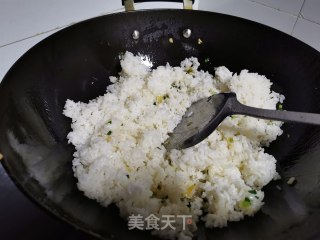 扬州炒饭的做法步骤：7