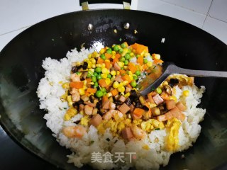 扬州炒饭的做法步骤：8