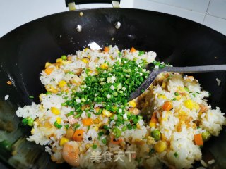 扬州炒饭的做法步骤：9
