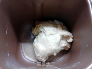 一片片撕着吃：手撕腊肉面包的做法步骤：3
