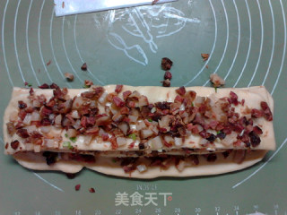 一片片撕着吃：手撕腊肉面包的做法步骤：12