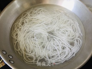 土豆干粉条五花肉烩菜的做法步骤：4