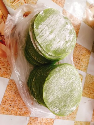 红萝卜玉米饺子的做法步骤：3