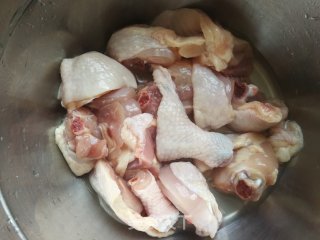 白菌鸡汤的做法步骤：4