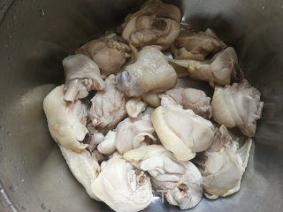 白菌鸡汤的做法步骤：7