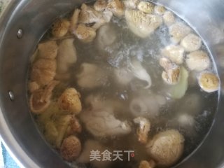 白菌鸡汤的做法步骤：11