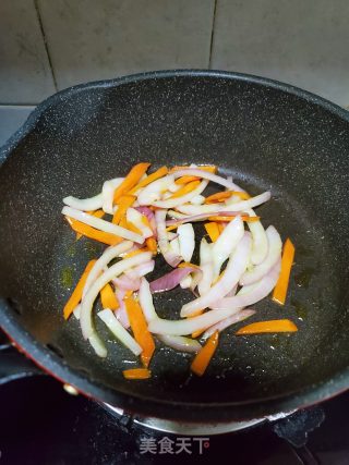 牛柳炒意粉的做法步骤：6