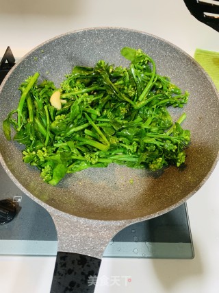蒜香芥兰苗的做法步骤：3