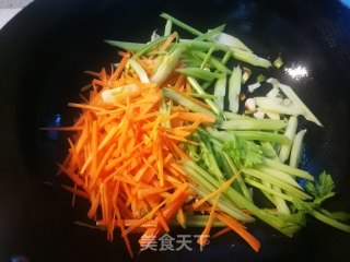 素炒三丝的做法步骤：3