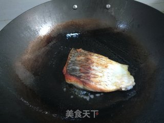 豆豉辣椒蒸草鱼块的做法步骤：2