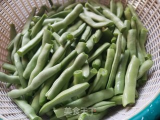 蚝油四季豆的做法步骤：2