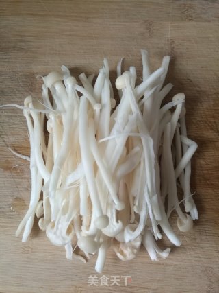 香辣白玉菇炒蛋的做法步骤：1