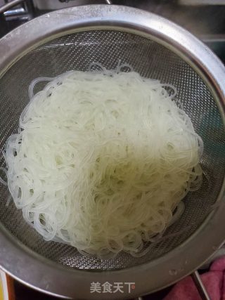 牛柳汤米粉的做法步骤：5