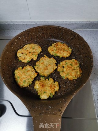 鸡肉胡萝卜小饼的做法步骤：4