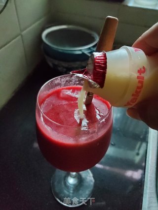 鲜榨李汁的做法步骤：7