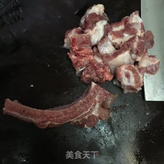 霍斛排骨汤的做法步骤：1