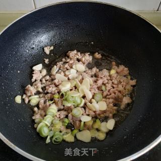 芹菜粉条炒肉末的做法步骤：4