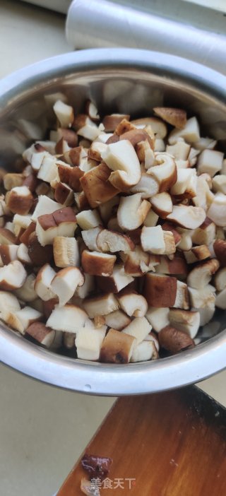卤肉饭的做法步骤：1