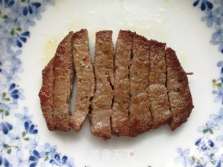 紫苏叶卷黑椒牛肉的做法步骤：6